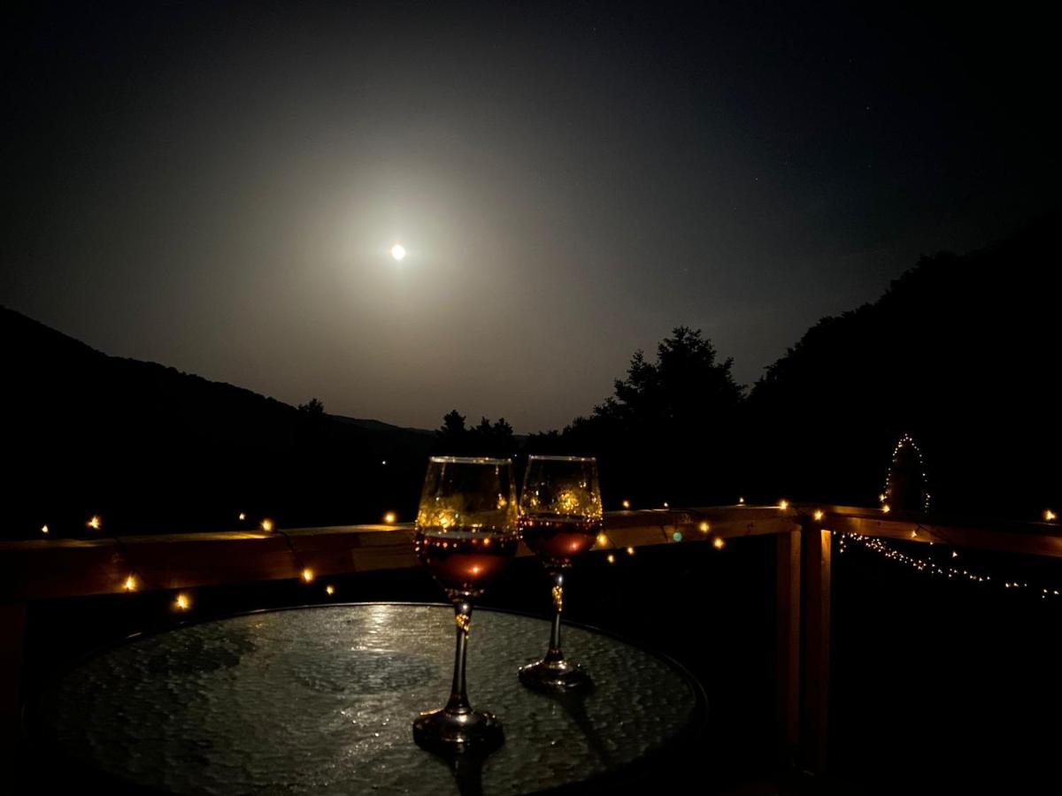 ホテル Sunrise Glamping Retreat Galesu エクステリア 写真