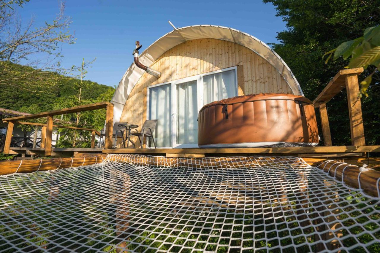 ホテル Sunrise Glamping Retreat Galesu エクステリア 写真