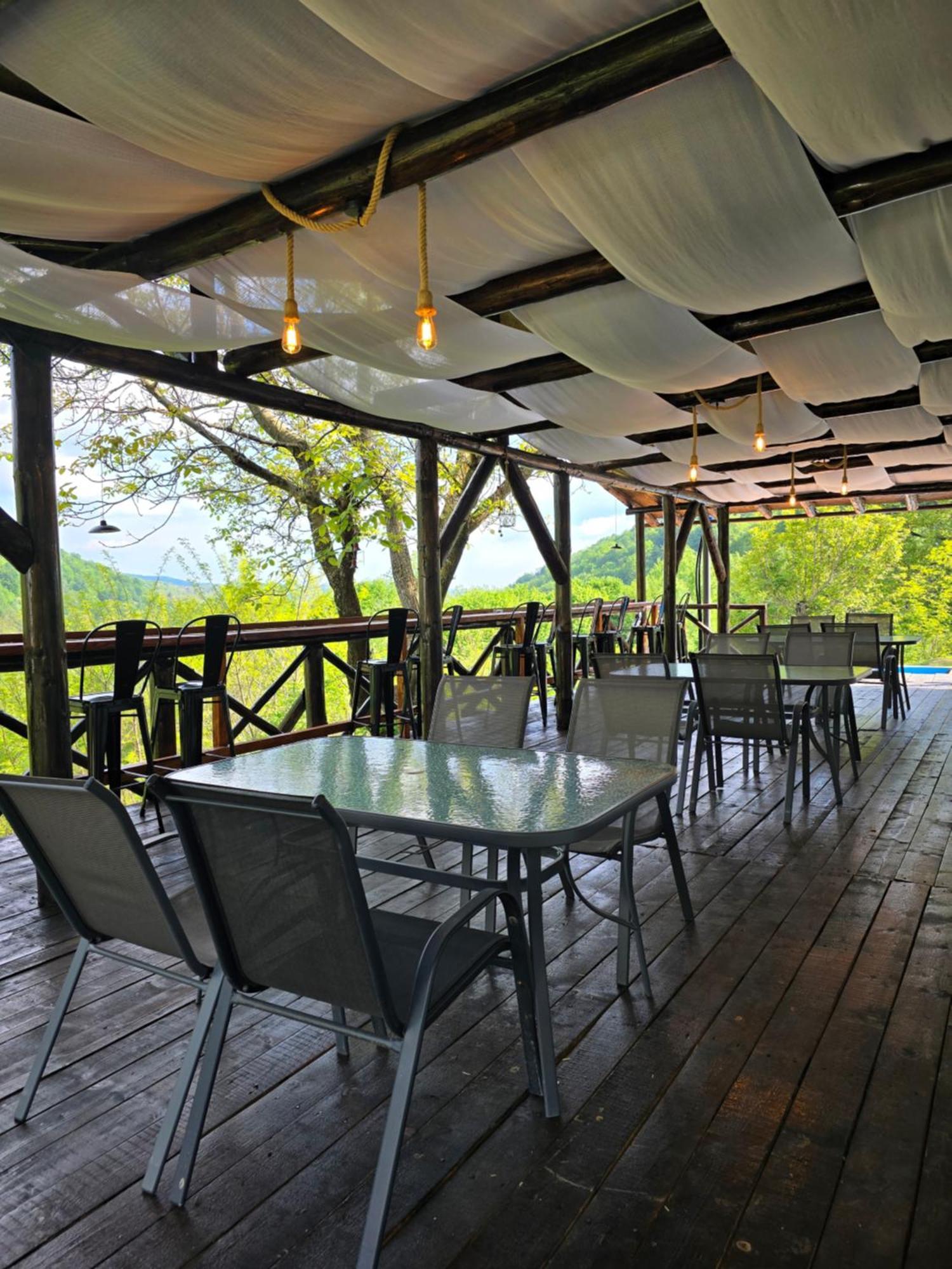 ホテル Sunrise Glamping Retreat Galesu エクステリア 写真